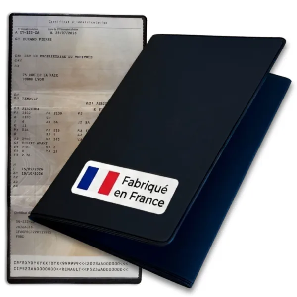 Porte carte grise 3 volets Habeygard noir fermé, étiquette Fabriqué en France, avec certificat d'immatriculation